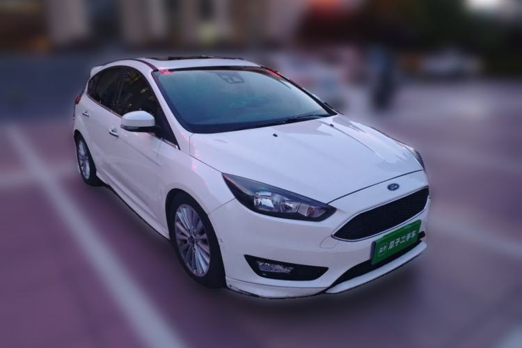 Used Ford Focus 2015 Hatchback EcoBoost 180 Automatic Sport Model Front Right 45 Deg