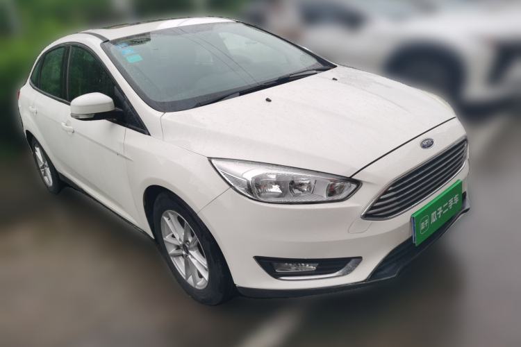 Used Ford Focus 2015 Sedan 1.6L Manual Fashion Edition Front Right 45 Deg