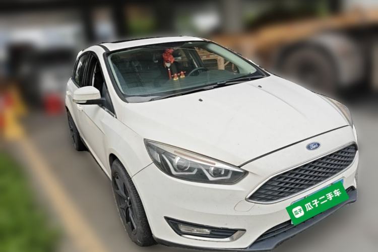 Used Ford Focus 2015 Hatchback EcoBoost 180 Automatic Elite Model Front Right 45 Deg