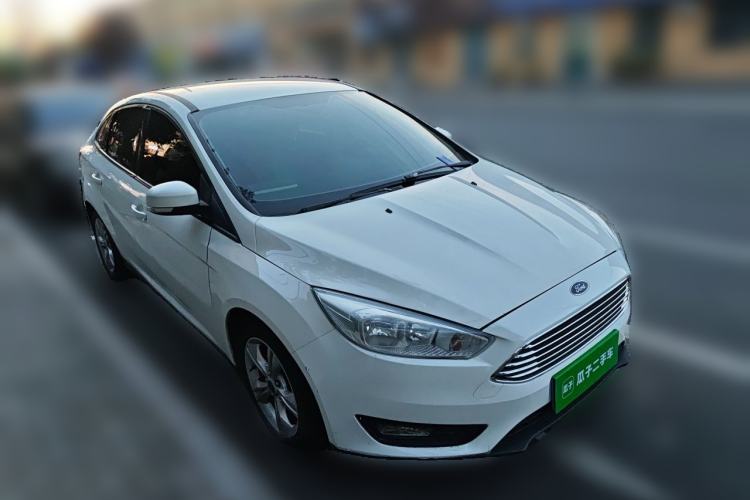 Used Ford Focus 2015 Sedan 1.6L Automatic Comfort Model Front Right 45 Deg