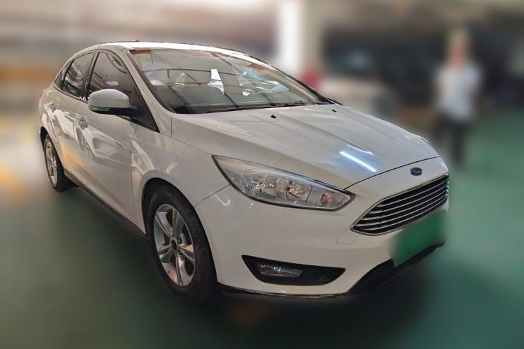 Used Ford Focus 2015 Sedan 1.6L Automatic Comfort Model Front Right 45 Deg