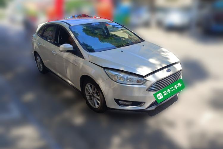 Used Ford Focus 2015 Sedan EcoBoost 125 Automatic Supreme Style Edition Front Right 45 Deg