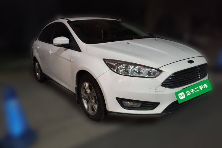 Used Ford Focus 2015 Sedan 1.6L Manual Comfort Model Front Right 45 Deg