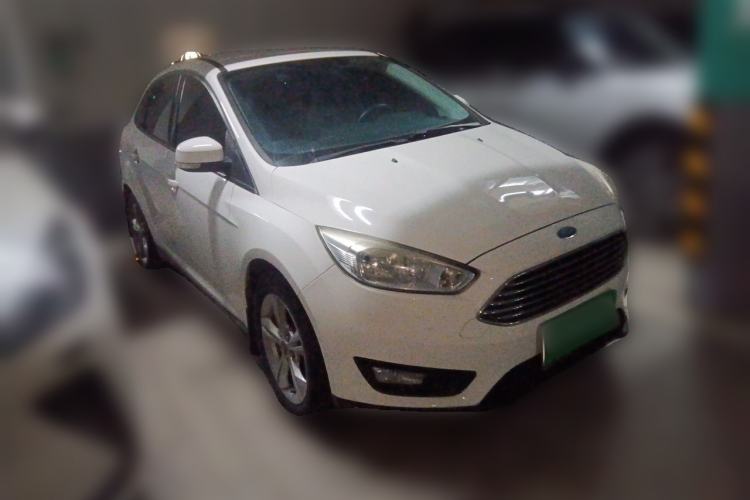 Used Ford Focus 2015 Sedan 1.6L Automatic Comfort Model Front Right 45 Deg