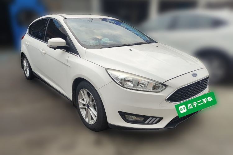 Used Ford Focus 2015 Hatchback EcoBoost 180 Automatic Elite Model Front Right 45 Deg