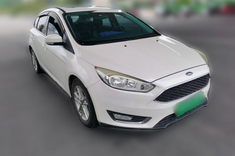 Used Ford Focus 2015 Hatchback EcoBoost 125 Automatic Supreme Style Edition Front Right 45 Deg