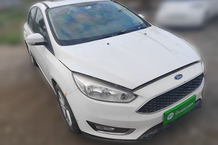 Used Ford Focus 2015 Hatchback 1.6L Automatic Fashion Edition Front Right 45 Deg