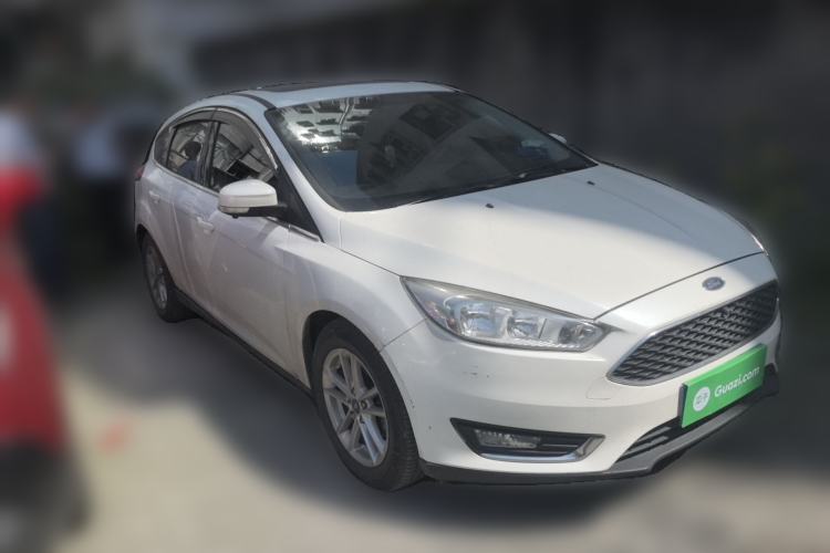 Used Ford Focus 2015 Hatchback EcoBoost 180 Automatic Elite Model Front Right 45 Deg