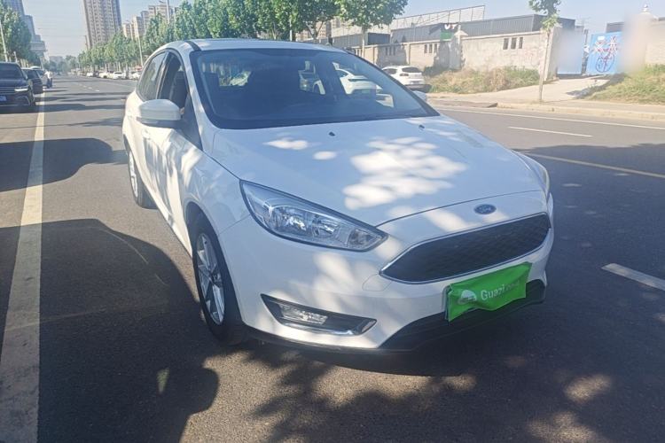 Used Ford Focus 2015 Hatchback 1.6L Automatic Fashion Edition Front Right 45 Deg