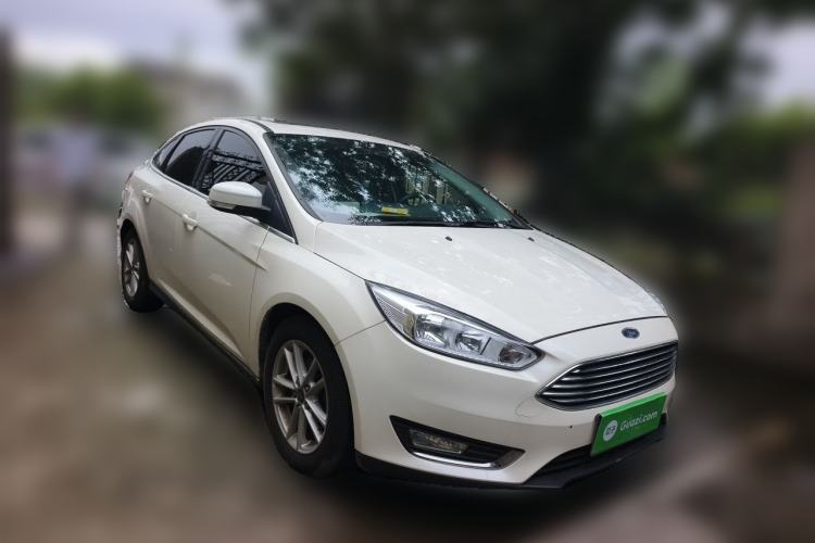 Used Ford Focus 2015 Sedan EcoBoost 180 Automatic Elite Model Front Right 45 Deg