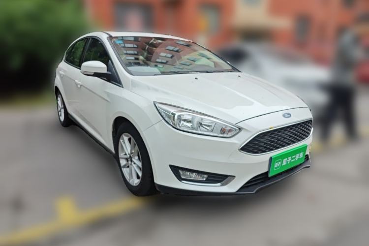 Used Ford Focus 2015 Hatchback 1.6L Manual Fashion Edition Front Right 45 Deg