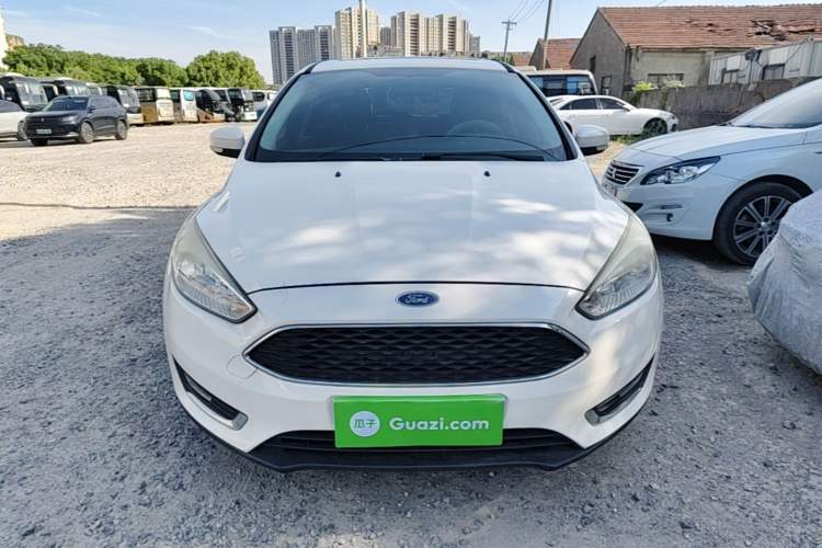 Used Ford Focus 2015 Hatchback EcoBoost 125 Automatic Supreme Style Edition Front