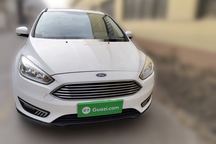 Used Ford Focus 2015 Sedan EcoBoost 125 Manual – Ultra-Style Edition Front