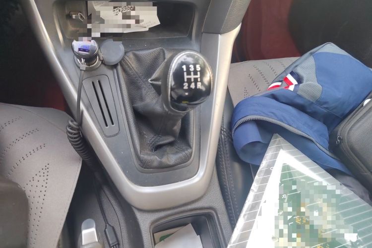 Used Ford Focus 2015 Hatchback 1.6L Manual Comfort Edition Gear Lever
