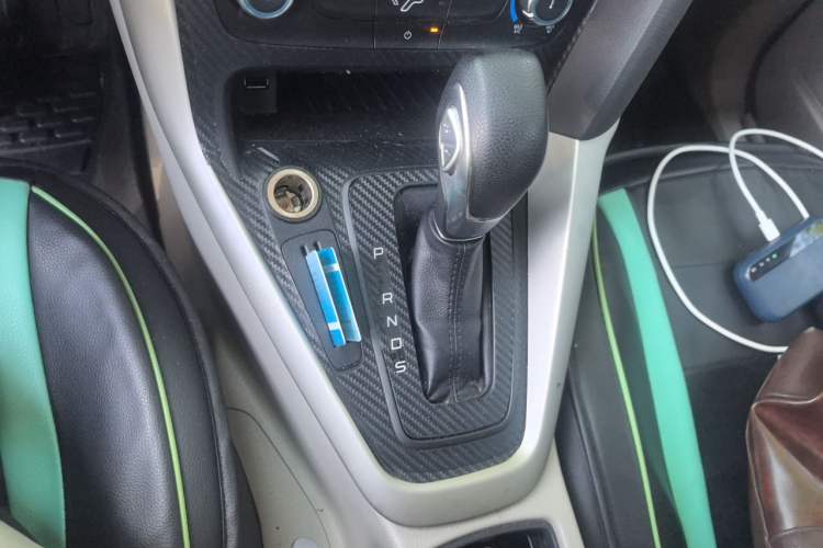 Used Ford Focus 2015 Sedan 1.6L Automatic Comfort Model Gear Lever