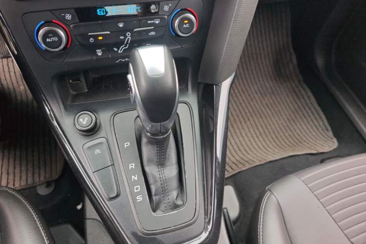 Used Ford Focus 2015 Sedan EcoBoost 180 Automatic Elite Model Gear Lever