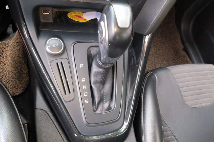 Used Ford Focus 2015 Sedan 1.6L Automatic Trend Model Gear Lever