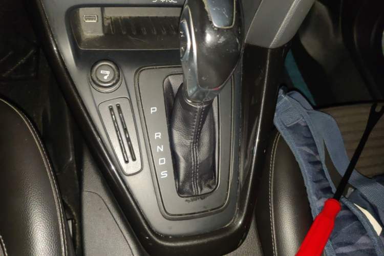 Used Ford Focus 2015 Sedan 1.6L Automatic Trend Model Gear Lever