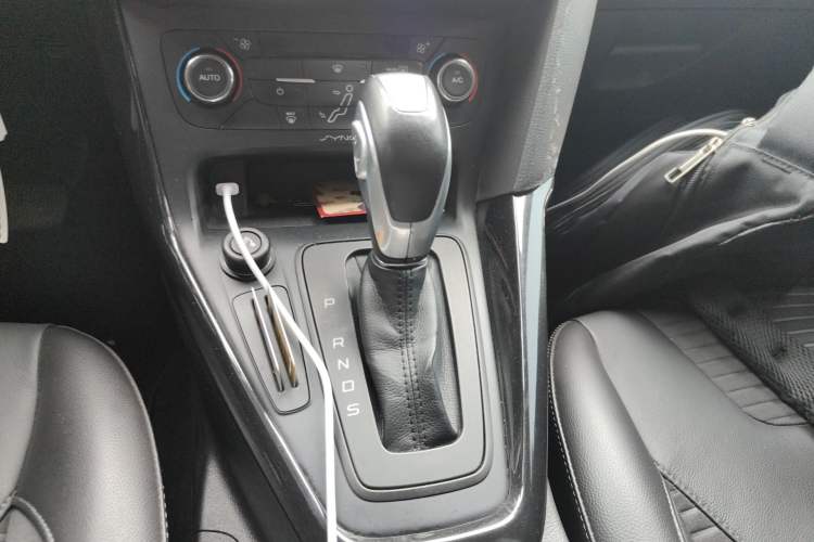 Used Ford Focus 2015 Sedan 1.6L Automatic Trend Model Gear Lever