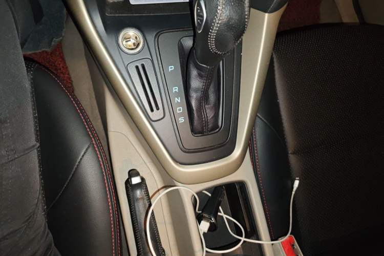 Used Ford Focus 2015 Sedan 1.6L Automatic Comfort Model Gear Lever
