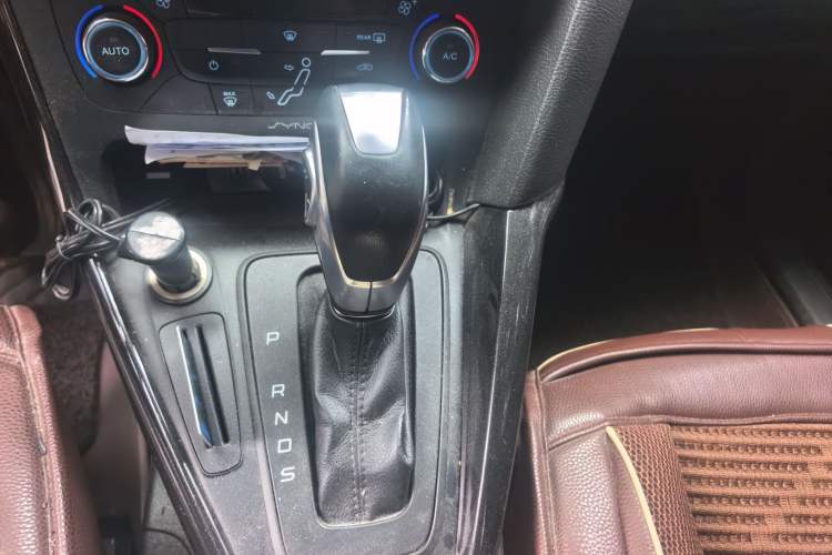 Used Ford Focus 2015 Sedan 1.6L Automatic Trend Model Gear Lever