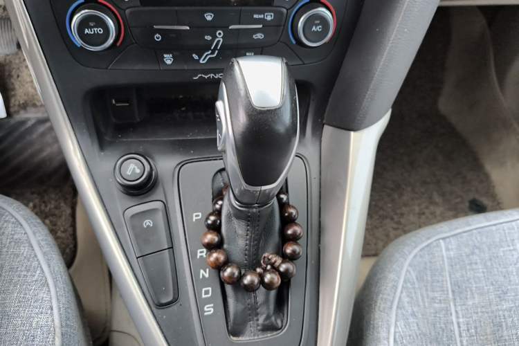 Used Ford Focus 2015 Hatchback EcoBoost 180 Automatic Elite Model Gear Lever