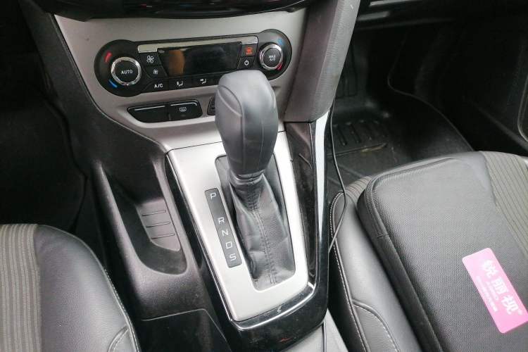 Used Ford Focus 2015 Sedan 1.6L Automatic Trend Model Gear Lever