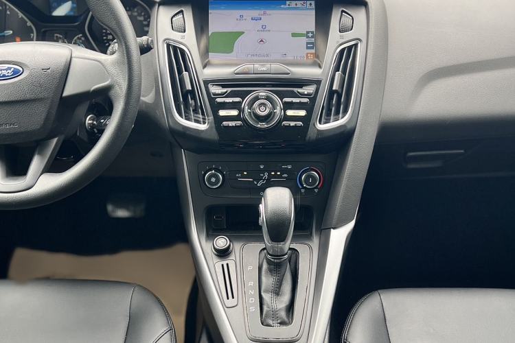 Used Ford Focus 2015 Hatchback 1.6L Automatic Comfort Model Gear Lever