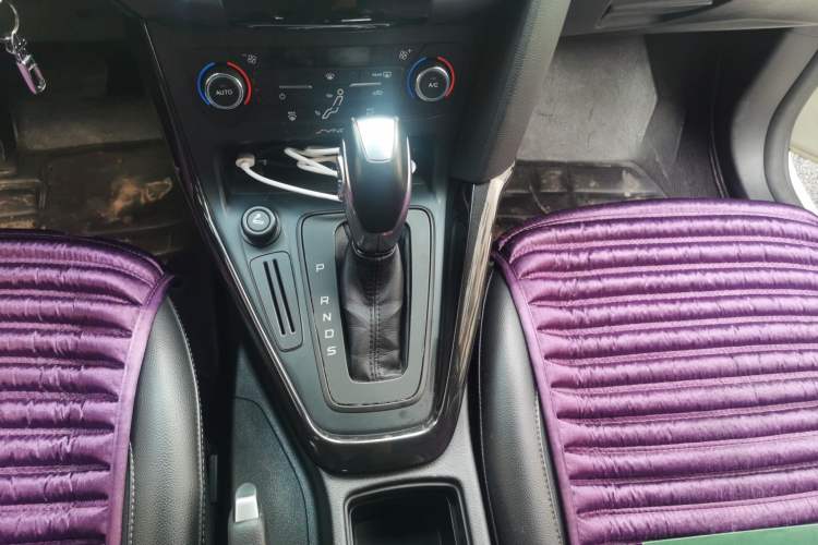 Used Ford Focus 2015 Sedan 1.6L Automatic Trend Model Gear Lever