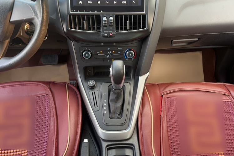Used Ford Focus 2015 Hatchback 1.6L Automatic Comfort Model Gear Lever