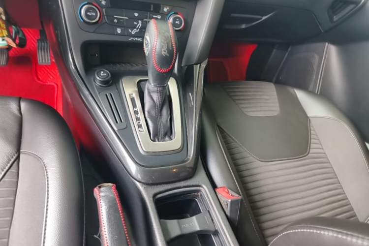Used Ford Focus 2015 Sedan 1.6L Automatic Trend Model Gear Lever