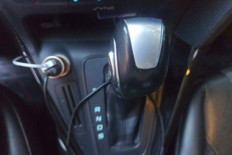 Used Ford Focus 2015 Hatchback 1.6L Automatic Fashion Edition Gear Lever