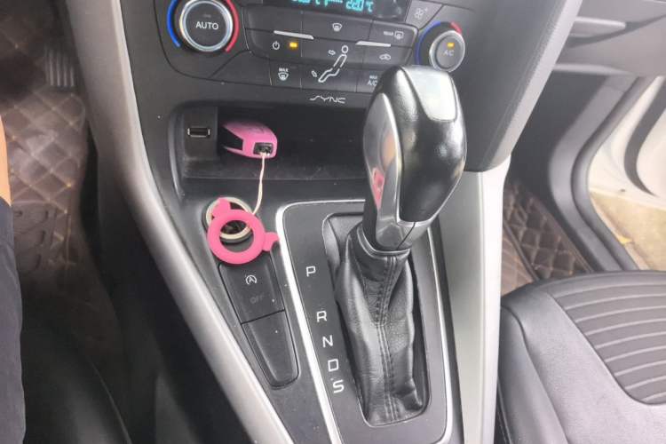 Used Ford Focus 2015 Hatchback EcoBoost 180 Automatic Sport Model Gear Lever
