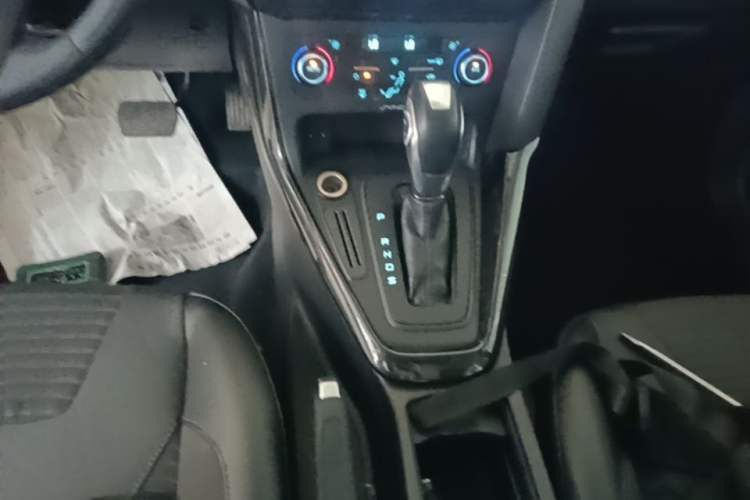 Used Ford Focus 2015 Sedan 1.6L Automatic Trend Model Gear Lever