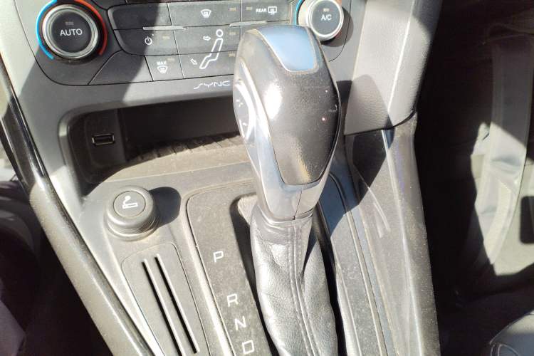 Used Ford Focus 2015 Sedan 1.6L Automatic Trend Model Gear Lever