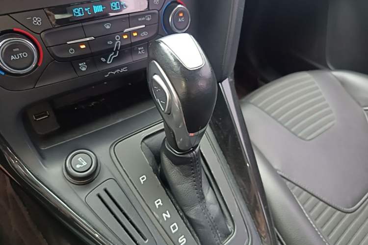 Used Ford Focus 2015 Sedan 1.6L Automatic Trend Model Gear Lever