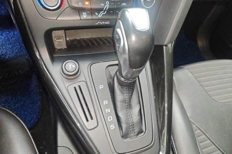 Used Ford Focus 2015 Sedan 1.6L Automatic Trend Model Gear Lever