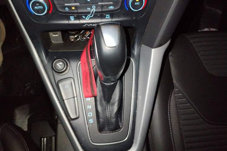 Used Ford Focus 2015 Hatchback EcoBoost 180 Automatic Sport Model Gear Lever