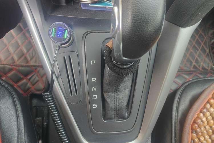 Used Ford Focus 2015 Hatchback 1.6L Automatic Comfort Model Gear Lever