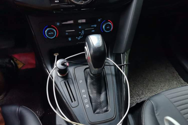 Used Ford Focus 2015 Sedan 1.6L Automatic Trend Model Gear Lever