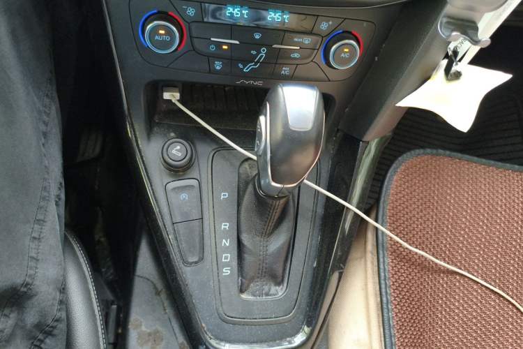 Used Ford Focus 2015 Sedan EcoBoost 180 Automatic Elite Model Gear Lever