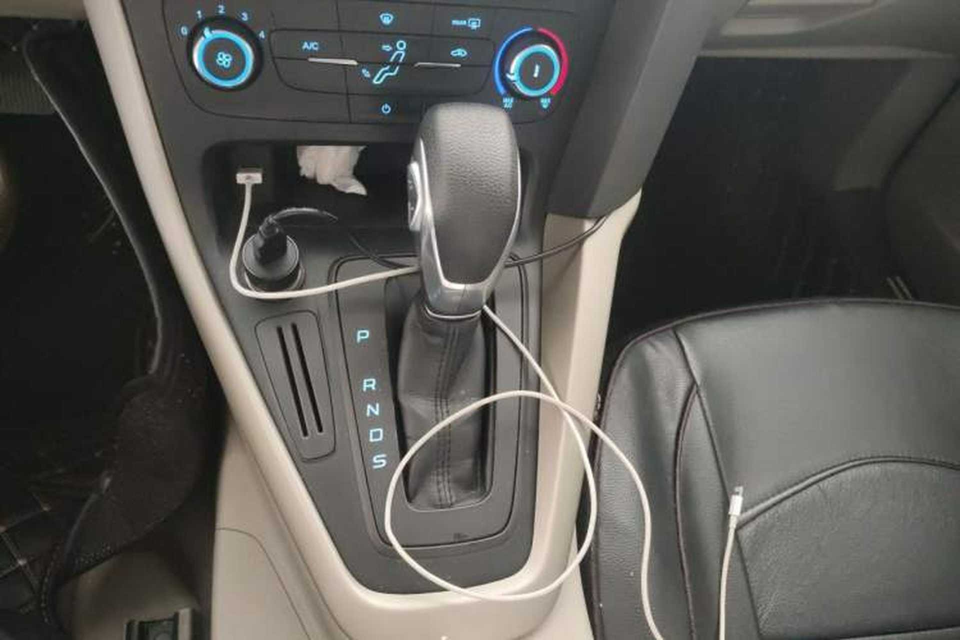 Used Ford Focus 2015 Sedan 1.6L Automatic Comfort Model Gear Lever