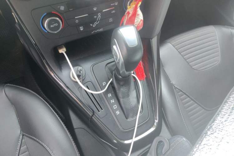 Used Ford Focus 2015 Sedan 1.6L Automatic Trend Model Gear Lever