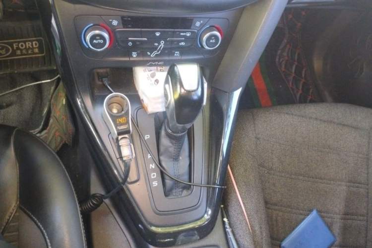 Used Ford Focus 2015 Hatchback EcoBoost 180 Automatic Elite Model Gear Lever