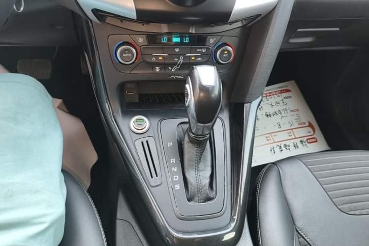 Used Ford Focus 2015 Sedan 1.6L Automatic Trend Model Gear Lever