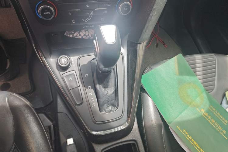 Used Ford Focus 2015 Hatchback EcoBoost 180 Automatic Elite Model Gear Lever