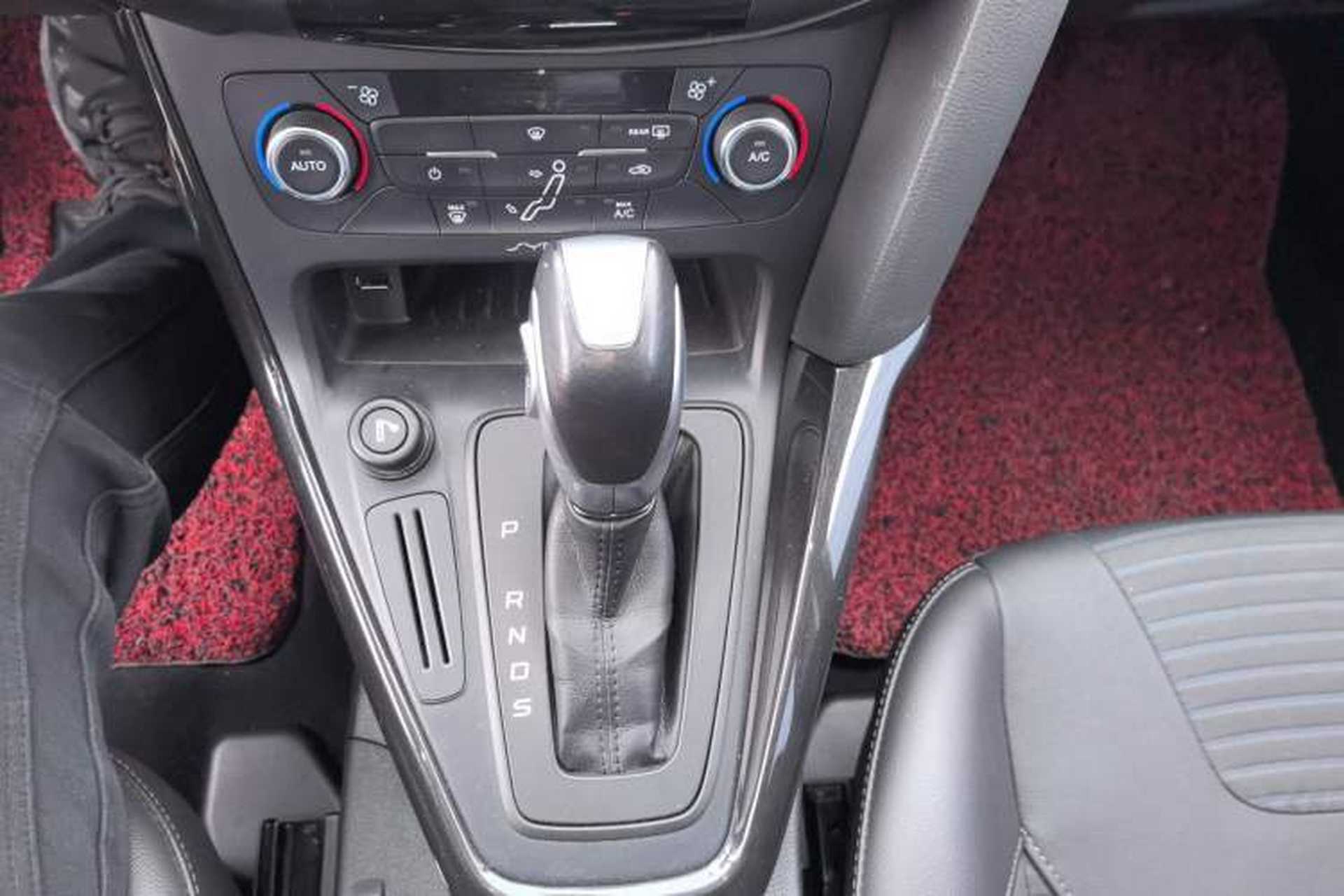 Used Ford Focus 2015 Sedan 1.6L Automatic Trend Model Gear Lever