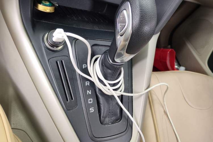 Used Ford Focus 2015 Sedan 1.6L Automatic Comfort Model Gear Lever