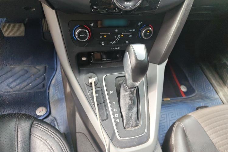 Used Ford Focus 2015 Hatchback EcoBoost 180 Automatic Sport Model Gear Lever