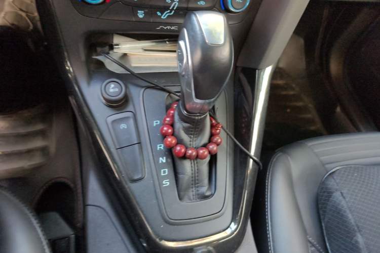 Used Ford Focus 2015 Hatchback EcoBoost 180 Automatic Elite Model Gear Lever